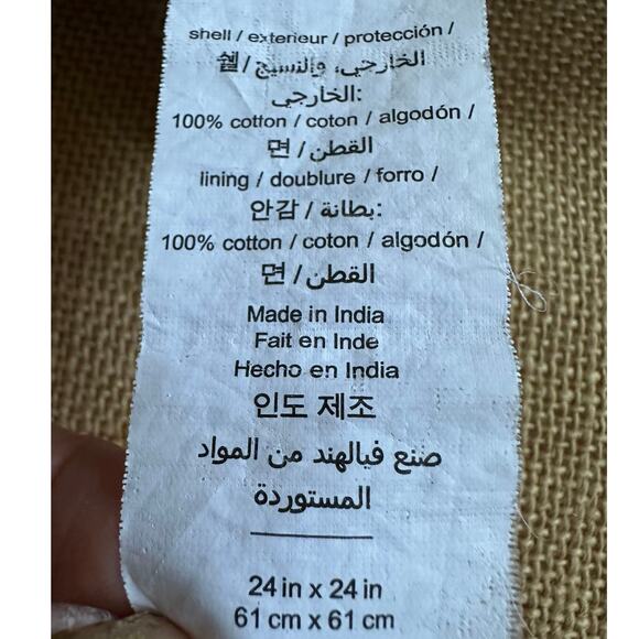 Pottery Barn Basilia Velvet Pillow Covers Cotton Velvet set 2, rug style 24”,20” - Picture 6 of 10